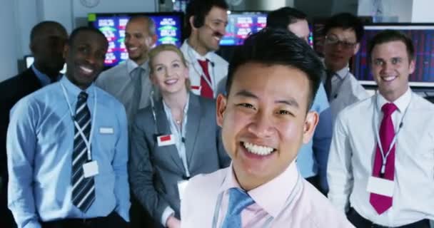 Sorrindo equipe de negócios de etnia mista — Vídeo de Stock