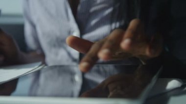 işkadını bilgisayar tablet kullanma 