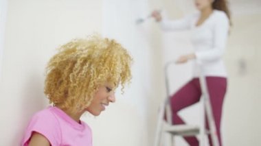 Çift evde resim ve tablet vasıl arıyorsunuz