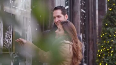 Noel zamanda alışveriş Çift