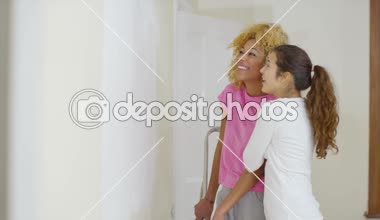 kadın çift yeni ev duvar boyama