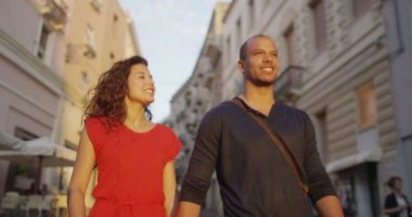 İtalyan şehre yürüme Çift