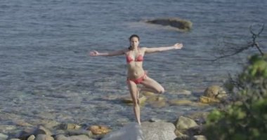 Yoga yapan kadın 