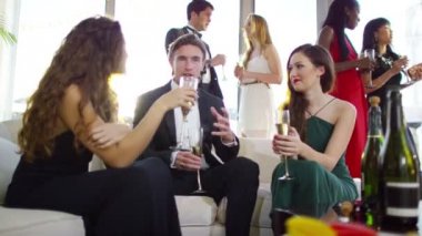 zarif partide sohbet arkadaş