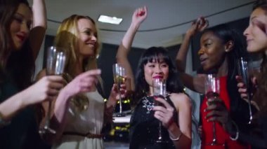  sofistike partide arkadaşlar