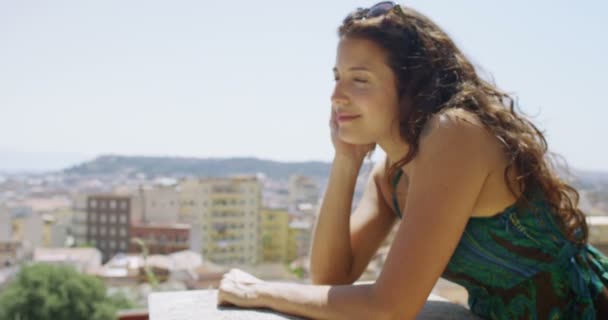 Woman in Italian city — Stock Video