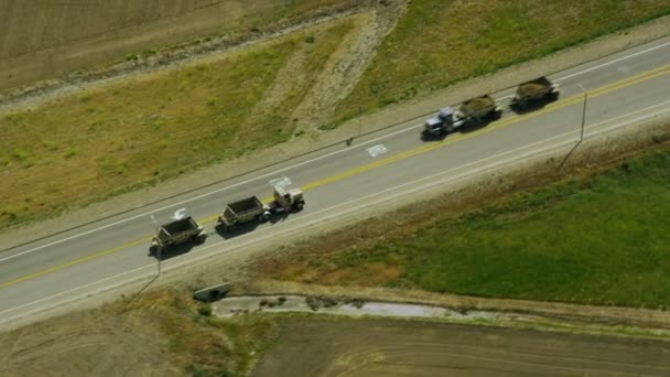 Auta jedoucí na Kalifornské silniční — Stock video