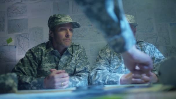 Military officers discussing battle strategy — Stock Video