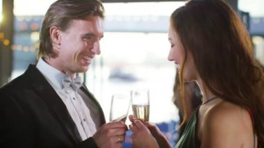 Çift güverteye çıkıp