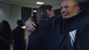 arkadaşlar sofistike partide