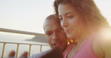 hareket eden telefon ile Çift