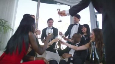 zarif partide sohbet arkadaş