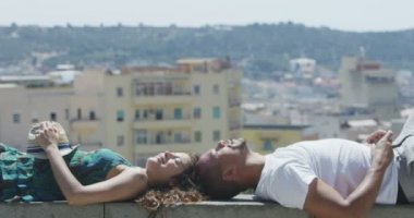  birbirlerinin çekim Çift