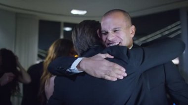 arkadaşlar sofistike partide