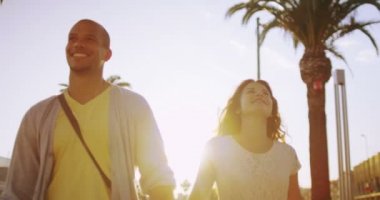 şehrin içinden yürümek çift