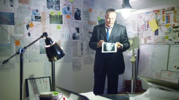 Dedektifler olay odasında çalışma — Stok video
