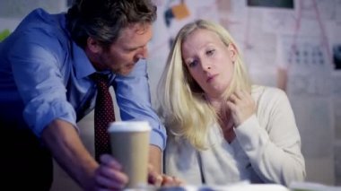 Dedektif sorgulama kadın suç şüpheli 