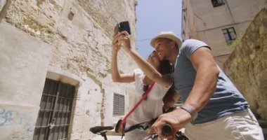 şehirde gezi bisiklet ile Çift