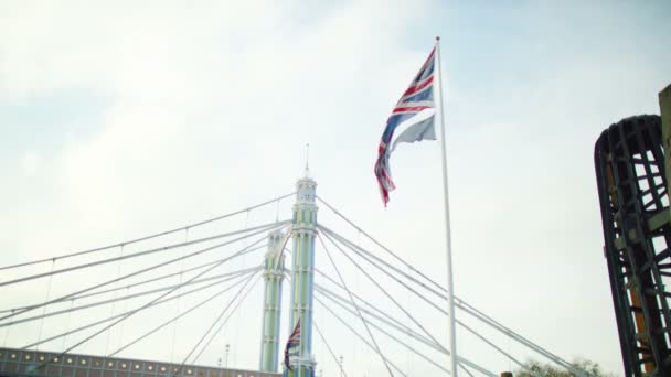 De Albert brug bij Chelsea Harbour, Londen — Stockvideo