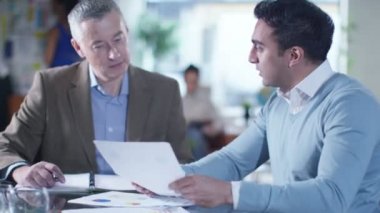 rakamlar tartışırken iş erkek