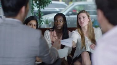 İş grubu şirket rakamları üzerinden arıyor