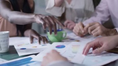 İş grubu toplantısında çatışmada