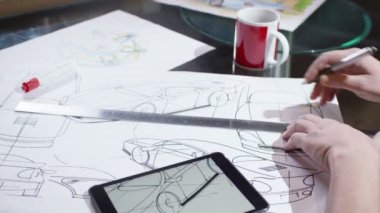 Eller tablet otomotiv tasarım çizimleri ile kullanma 