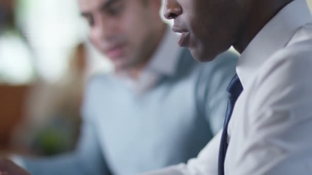 Group of business people in a meeting — Stock Video