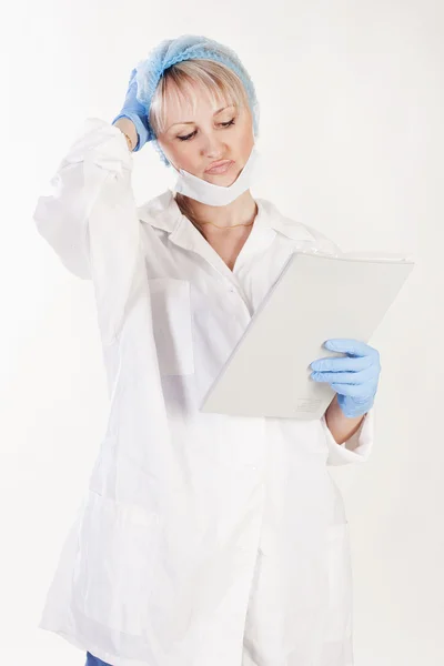 Pretty doctor with folder — Stock Photo, Image