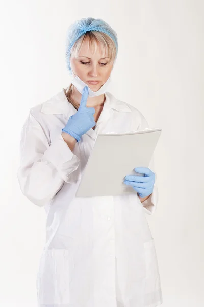 Pretty doctor with folder — Stock Photo, Image