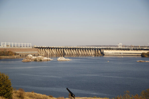 Фото Днепровской ГЭС в Запорожье
