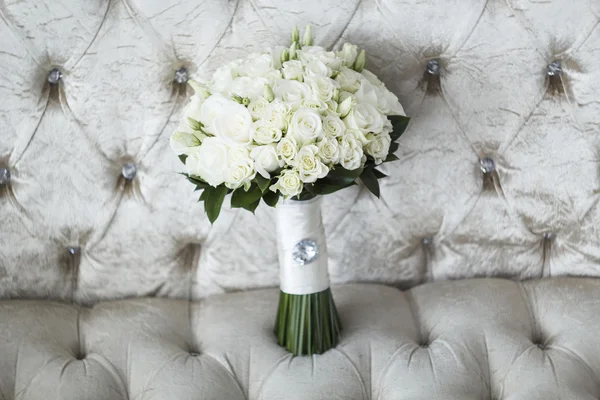 婚礼花束白玫瑰的图片 — 图库照片
