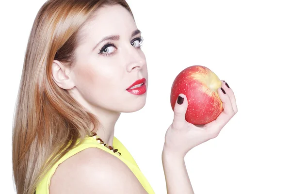 Ritratto di giovane bella donna con mela — Foto Stock