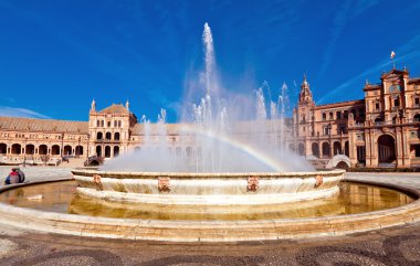 Çeşme ve Plaza de Espana merkez binasında. Sevilla, İspanya