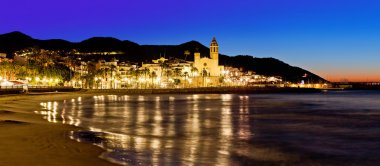Sant Bertomeu Kilisesi ve Santa Tecla Sitges şehrinde. İspanya
