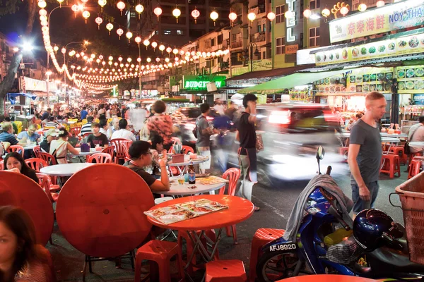Pouliční restaurace Jalan Alor v srdci Kuala Lumpur, Malajsie — Stock fotografie