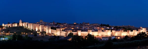 Pohled na historické město Avila, Castilla y Leon, Španělsko — Stock fotografie