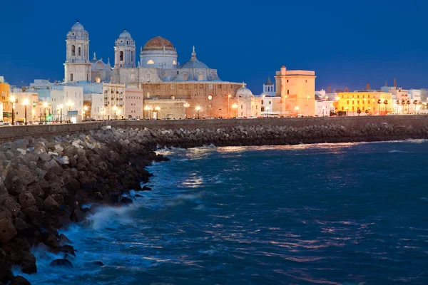 Catedral de Cádiz. Muelle. Andalucía, España — Foto de Stock