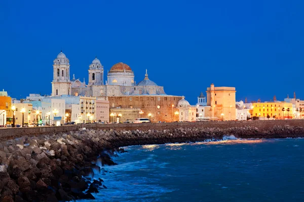 Catedral de Cádiz. Muelle. Andalucía, España — Foto de Stock