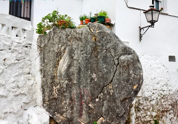 "ház a sziklán, "rock Becerra, Ubrique, Andalúzia, tartomány — Stock Fotó