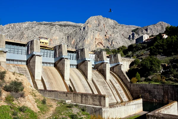 Stausee tajo de la encantada am Fluss guadalhorce, malaga prov — Stockfoto