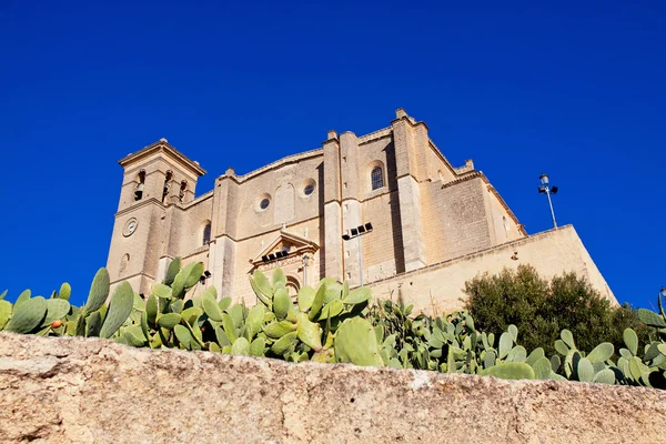 Kollega Osunan kirkko ja luostari. Andalusia, Espanja — kuvapankkivalokuva