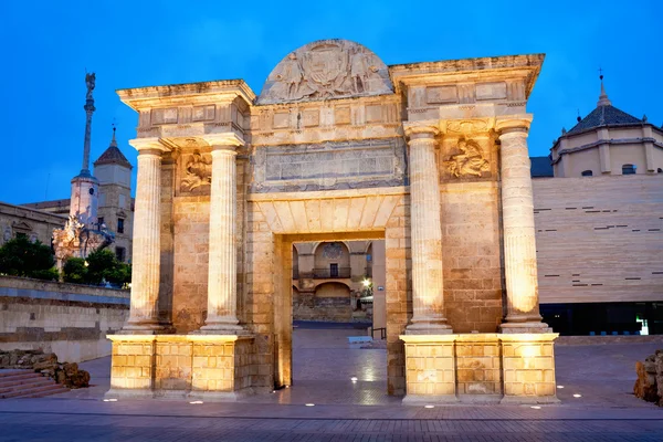 Puerta del Puente is Renaissance gate. Cordoba, Spain — Stock Photo, Image