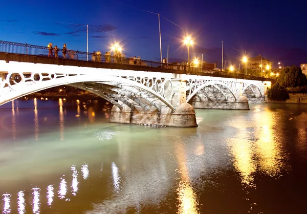 Pont de Triana à Séville la nuit, Espagne — Photo