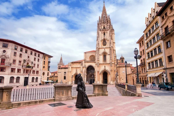 Buda esculturas na parede do templo Chamathewi em Lamphum, Tailândia , — Fotografia de Stock