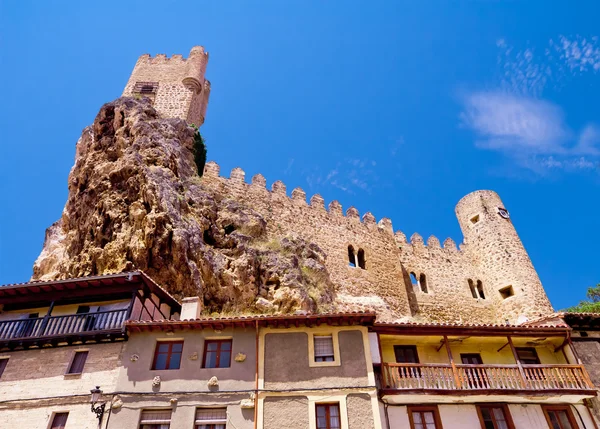 Muros de fortaleza en Frias. Burgos. Castilla y León. España —  Fotos de Stock