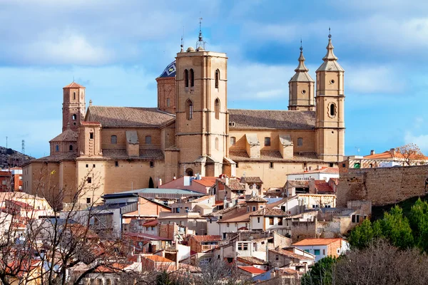 Santa Maria la Mayor kyrkan i Alcañiz. Aragonien, Spanien — Stockfoto