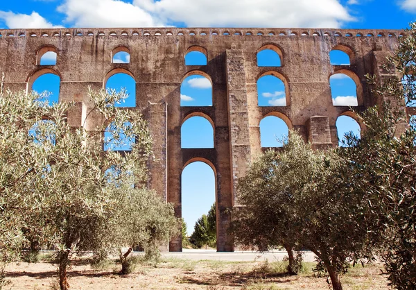 Aquädukt amoreira elvas, portugal — Stockfoto