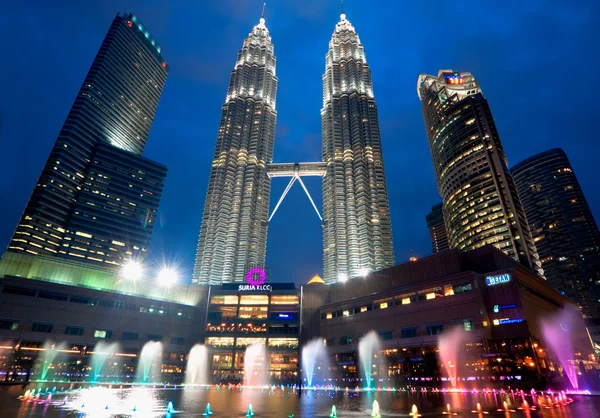 日クアラルンプール, マレーシア - 1 月 9 日: ペトロナス ツイン タワー — ストック写真