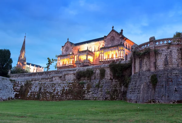 Palatul Sobrellano, Comillas, Cantabria, coloana vertebrală — Fotografie, imagine de stoc